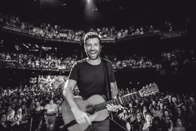 Brett Eldredge at Pacific Amphitheatre