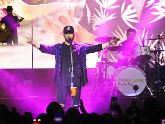 Chris Lane tickets